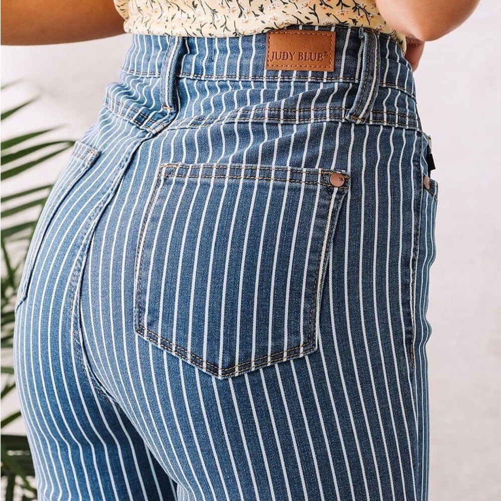 Judy Blue women’s High Rise Super Flare Jean Blue & White Striped Jeans sz 5/27 - Picture 6 of 7